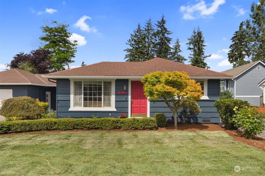 Photo of 1801 Aberdeen Avenue NE, Renton, WA 98056 (MLS # 2258125)