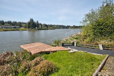 293 Glacier Court SE Ocean Shores WA 98569