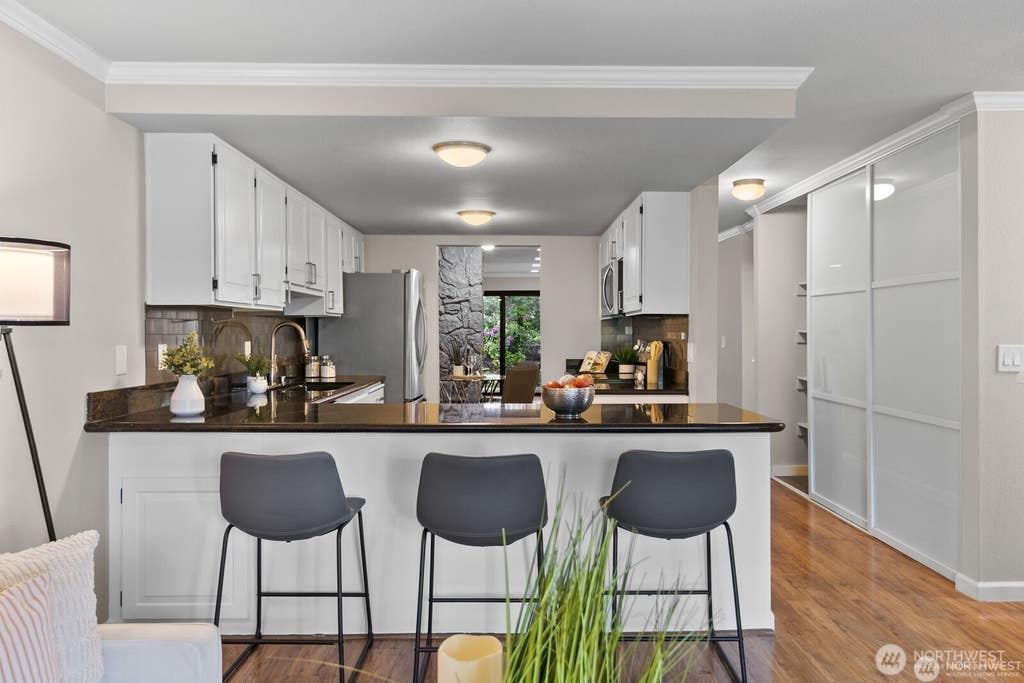 Photo of 7639 SE 29th Street, Issaquah, WA 98029 (MLS # 2572997)