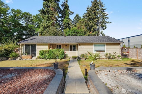 Photo of 20005 14th Avenue S, SeaTac, WA 98198 (MLS # 2493214)