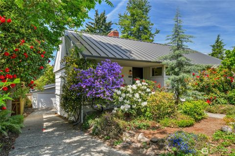 Photo of 12727 Dayton Avenue N, Seattle, WA 98133 (MLS # 2518577)