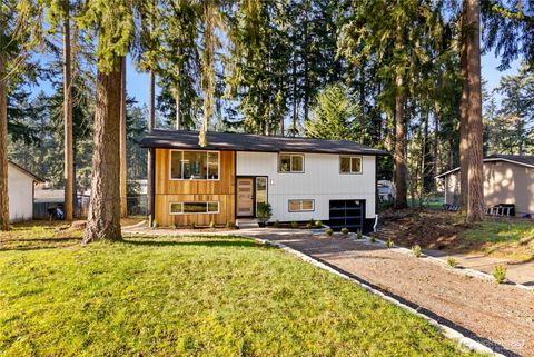 Photo of 6018 190th Avenue Ct E, Lake Tapps, WA 98391 (MLS # 2473218)