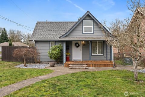 Photo of 901 L Street, Centralia, WA 98531 (MLS # 2467453)