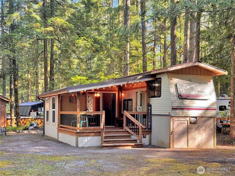 Photo of 203 1 Fireside Lodge Cir, Deming, WA 98266 (MLS # 2410870)