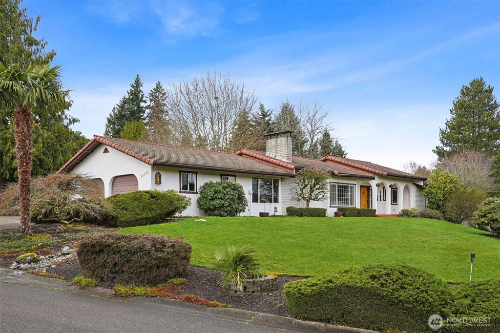 Photo of 13710 SE 251st Place, Kent, WA 98042 (MLS # 2493493)