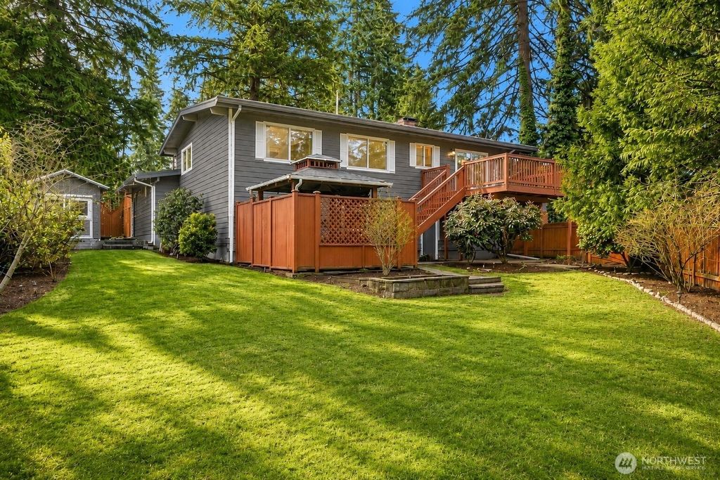 Photo of 7426 139th Place NE, Redmond, WA 98052 (MLS # 2530204)