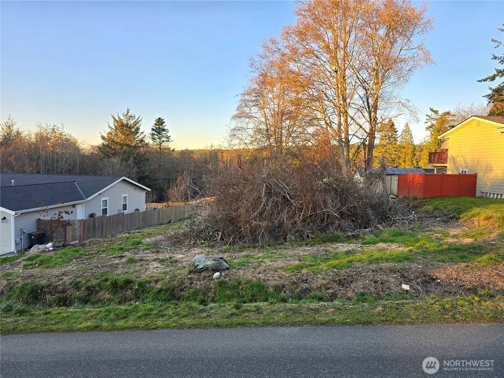 Photo of 16 Deception Circle, Oak Harbor, WA 98277 (MLS # 2480988)