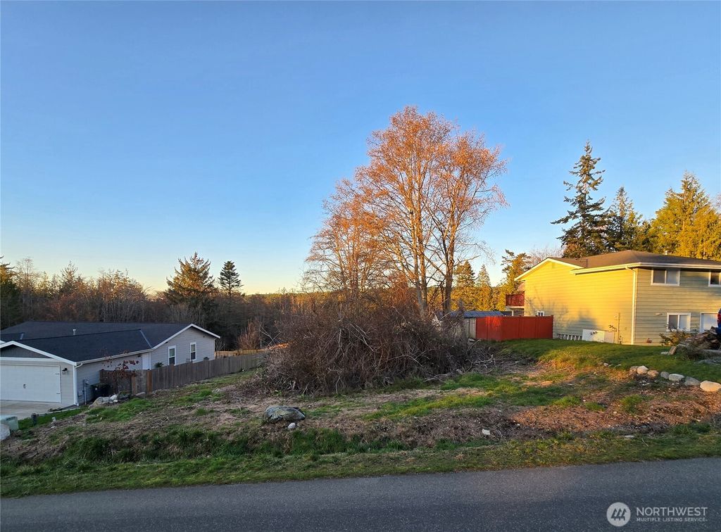 Photo of 16 Deception Circle, Oak Harbor, WA 98277 (MLS # 2480988)