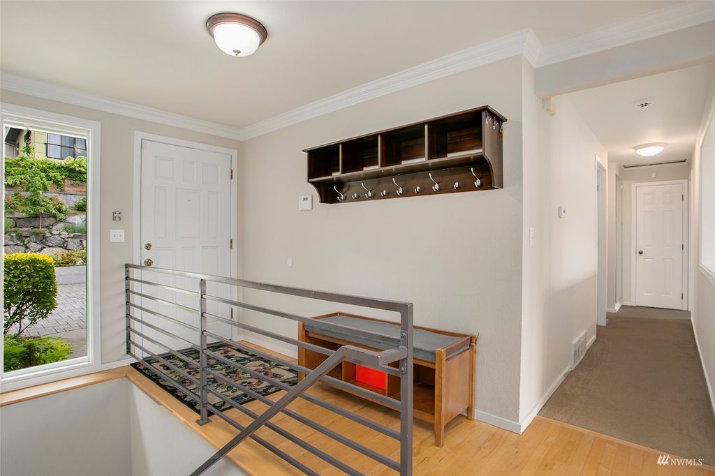 Photo of 408 15th Avenue, Kirkland, WA 98033 (MLS # 1979342)