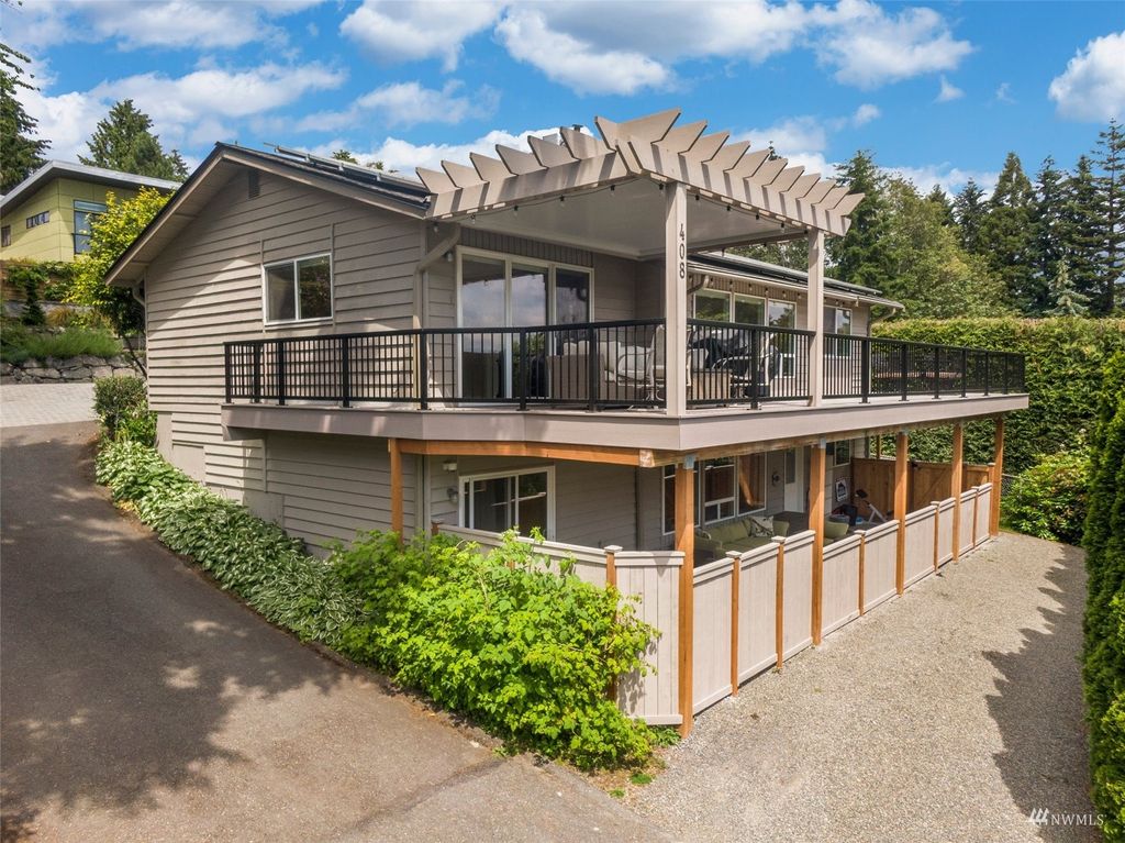 Photo of 408 15th Avenue, Kirkland, WA 98033 (MLS # 1979342)