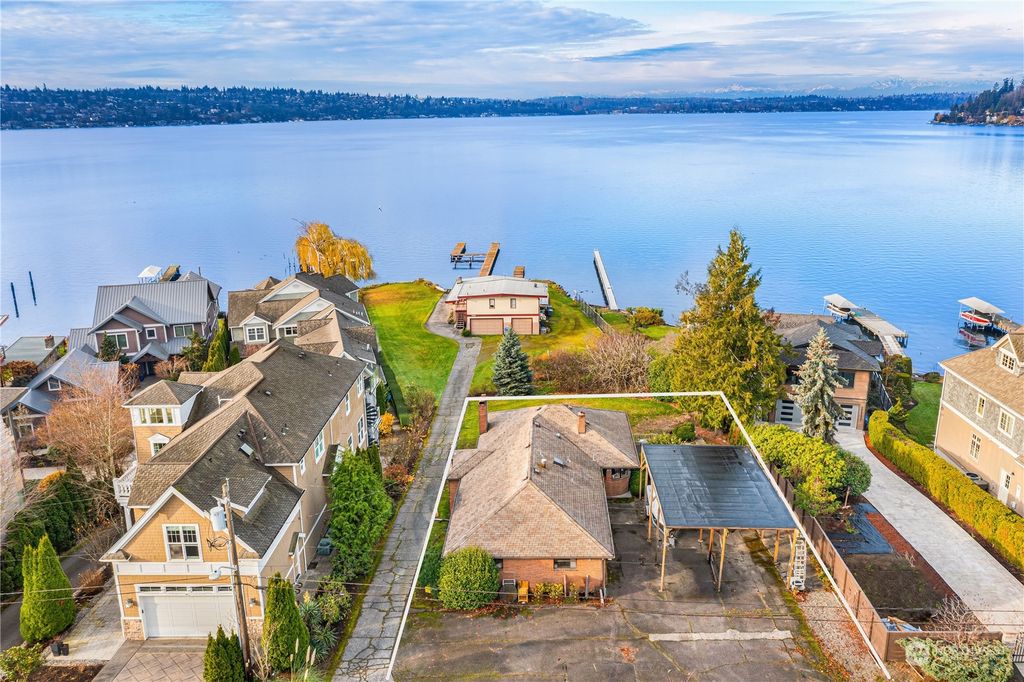Photo of 3015 Mountain View Avenue N, Renton, WA 98056 (MLS # 2317761)