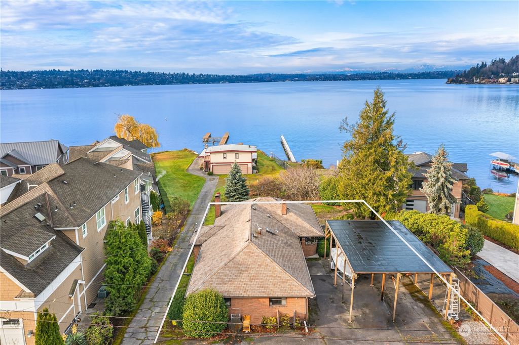 Photo of 3015 Mountain View Avenue N, Renton, WA 98056 (MLS # 2317761)