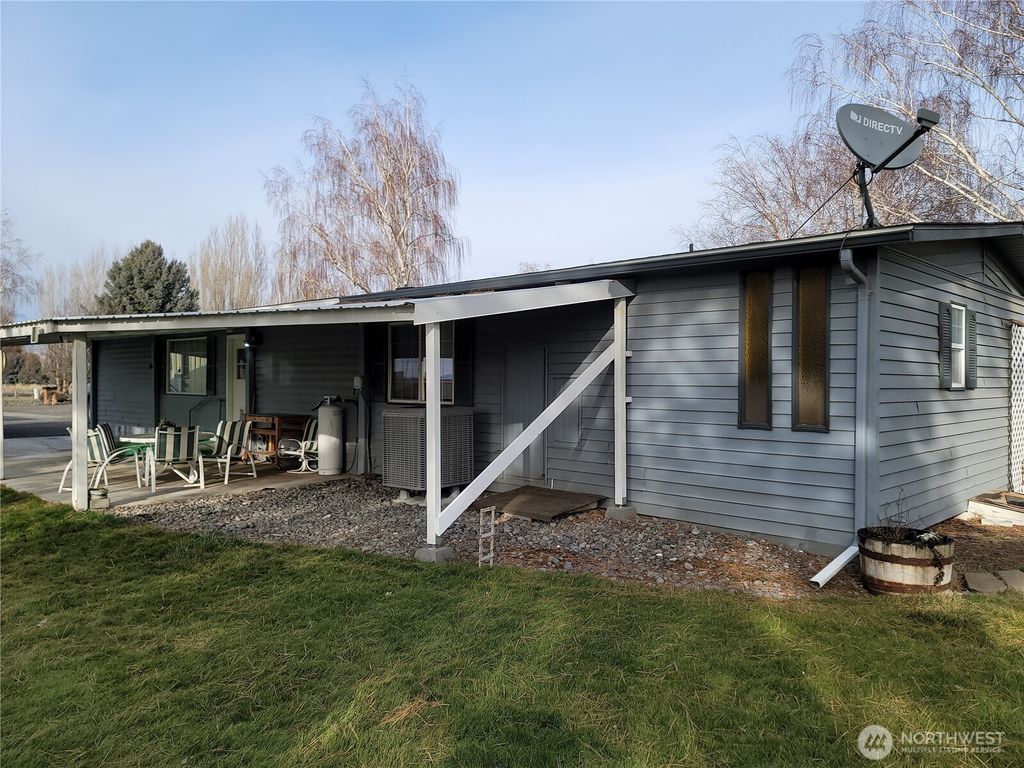 Photo of 2257 W HWY 26 #1, Othello, WA 99344 (MLS # 2466369)