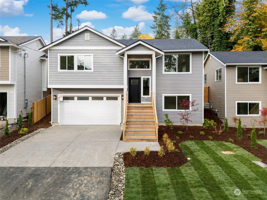 Photo of 4330 Crescent Avenue #A, Everett, WA 98203 (MLS # 2303934)