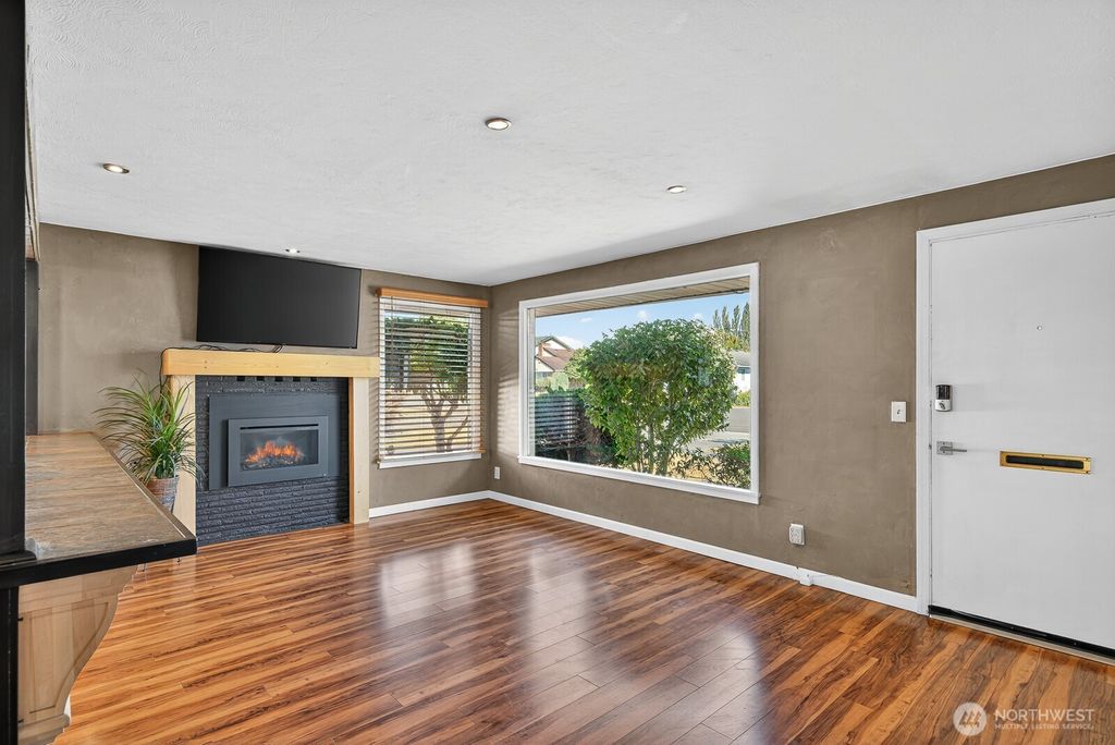 Photo of 1722 9th Street, Marysville, WA 98270 (MLS # 2349854)