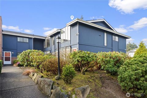 Photo of 3401 Oaks Avenue #6, Everett, WA 98201 (MLS # 2495652)