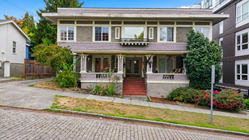 Photo of 714 N 1st Avenue N, Seattle, WA 98109 (MLS # 2596566)