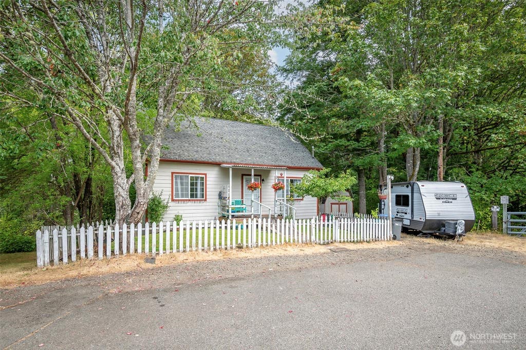 Photo of 817 Kendall Street, Port Orchard, WA 98366 (MLS # 2574896)