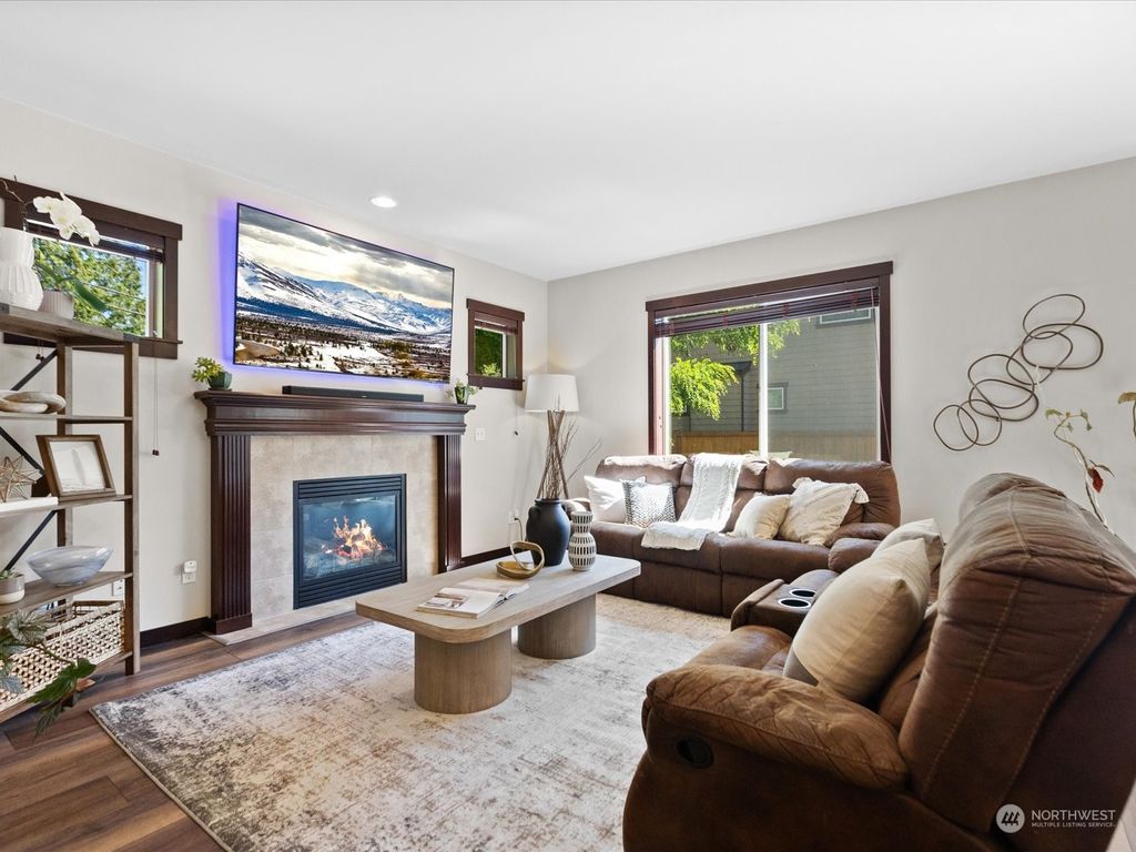 Photo of 13823 15th Place W, Lynnwood, WA 98087 (MLS # 2272032)