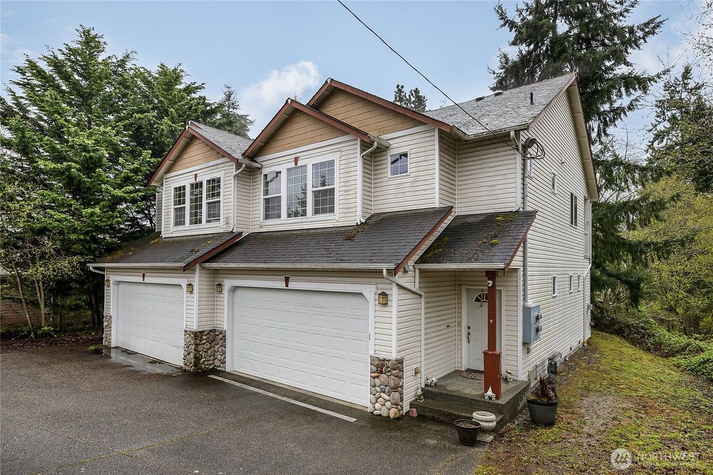 Photo of 3626 Larch Way, Lynnwood, WA 98036 (MLS # 2358045)