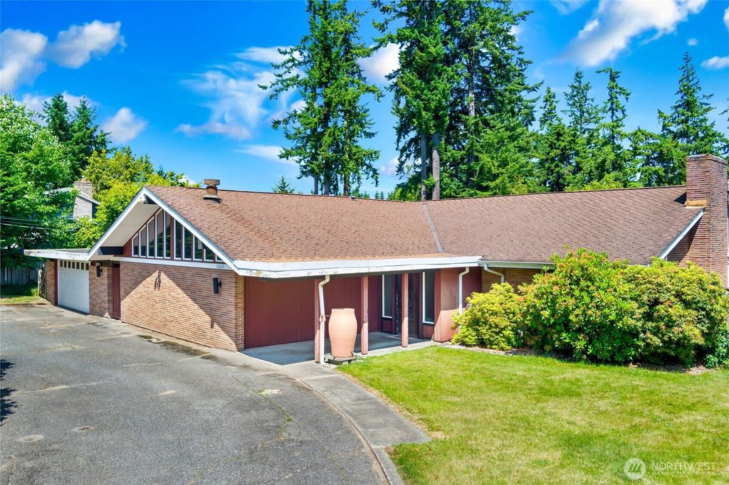 Photo of 20605 Maplewood Drive, Edmonds, WA 98020 (MLS # 2397847)