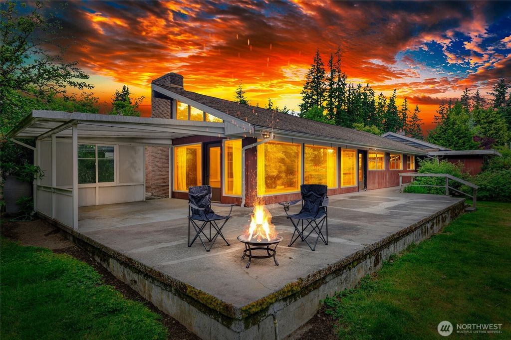 Photo of 20605 Maplewood Drive, Edmonds, WA 98020 (MLS # 2397847)