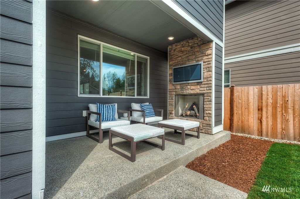 Photo of 909 119th Avenue SE #207, Lake Stevens, WA 98258 (MLS # 1995757)