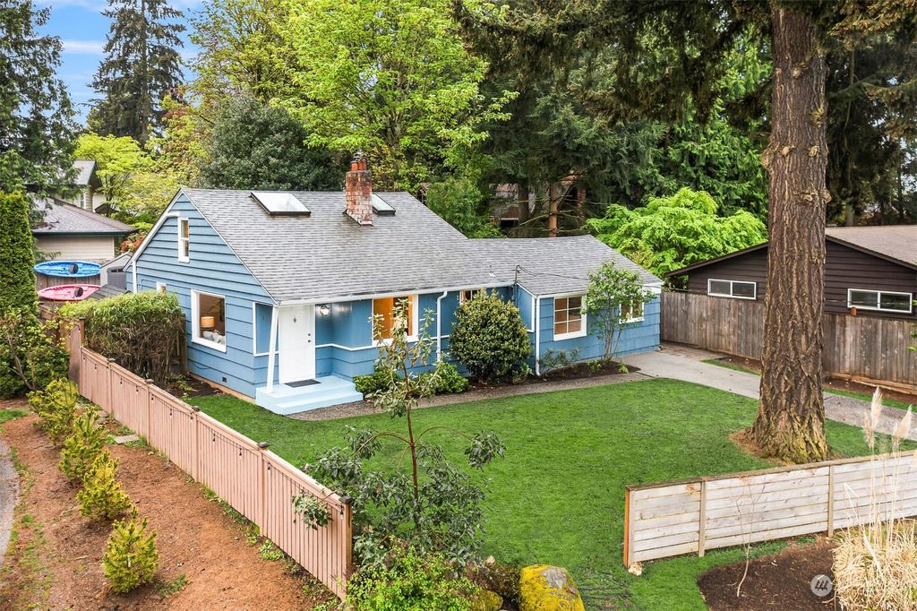 Photo of 1733 N 125th Street, Seattle, WA 98133 (MLS # 2227793)
