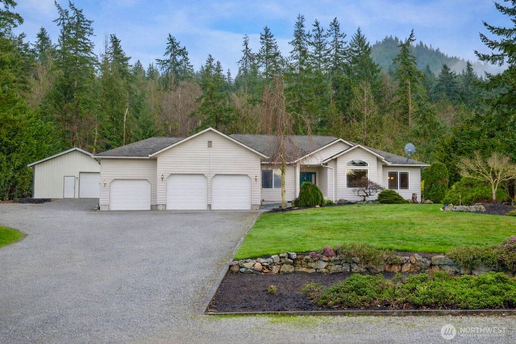 Photo of 18663 Cascade Ridge Court, Mount Vernon, WA 98274 (MLS # 2461517)