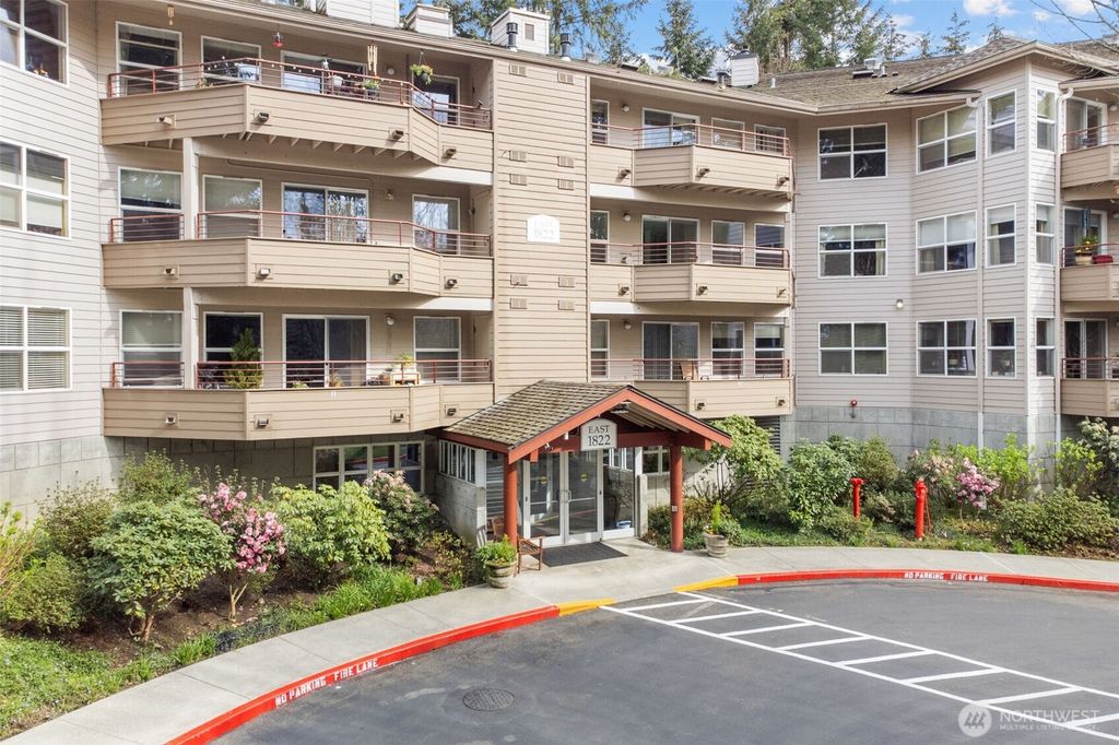 Photo of 1822 152nd Ave #E-308, Bellevue, WA 98007 (MLS # 2435179)