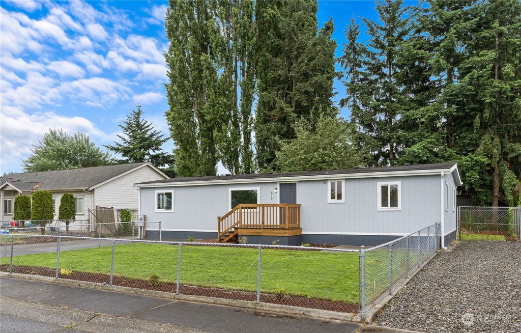 Photo of 516 2nd Avenue NE, Pacific, WA 98047 (MLS # 2130288)