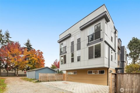 Photo of 10306 E Midvale Avenue N, Seattle, WA 98133 (MLS # 2449038)