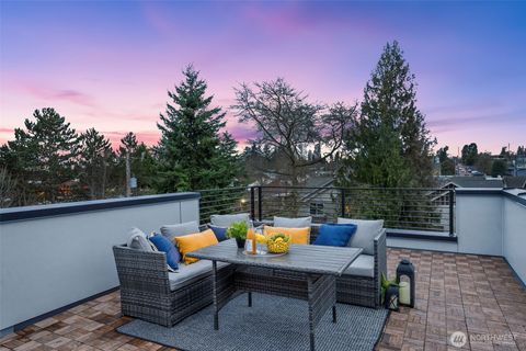 Photo of 10306 E Midvale Avenue N, Seattle, WA 98133 (MLS # 2449038)