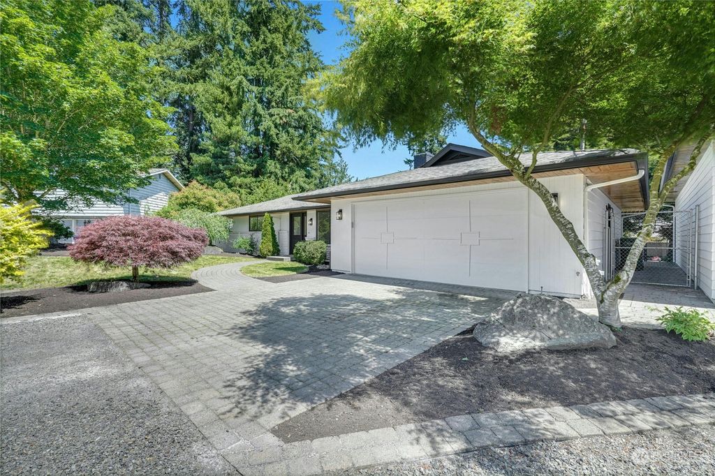 Photo of 12107 34th Avenue SE, Everett, WA 98208 (MLS # 2276304)