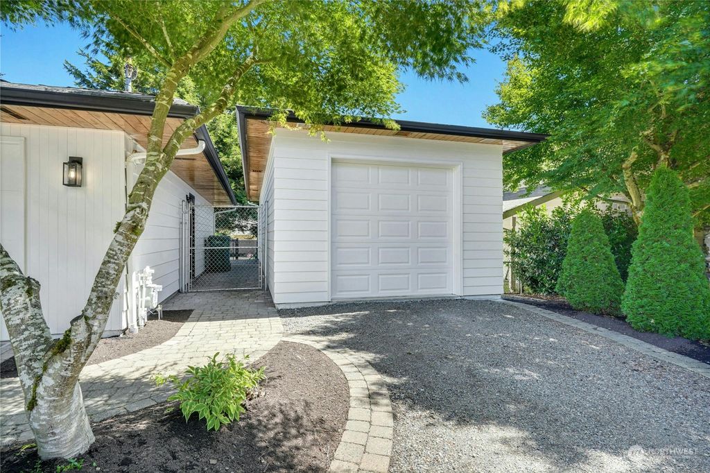 Photo of 12107 34th Avenue SE, Everett, WA 98208 (MLS # 2276304)