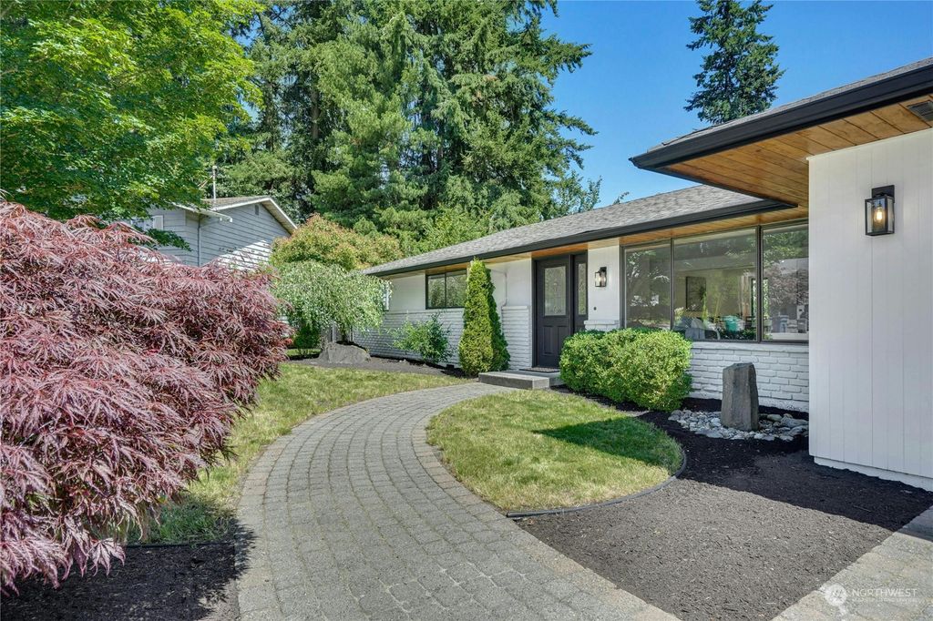 Photo of 12107 34th Avenue SE, Everett, WA 98208 (MLS # 2276304)