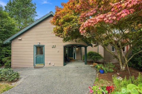 Photo of 8025 45th Avenue NE, Seattle, WA 98115 (MLS # 2580099)