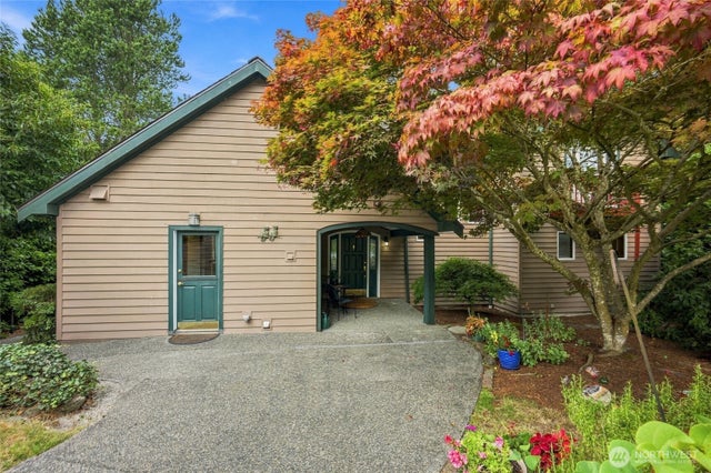 8025 45th Avenue NE, Seattle