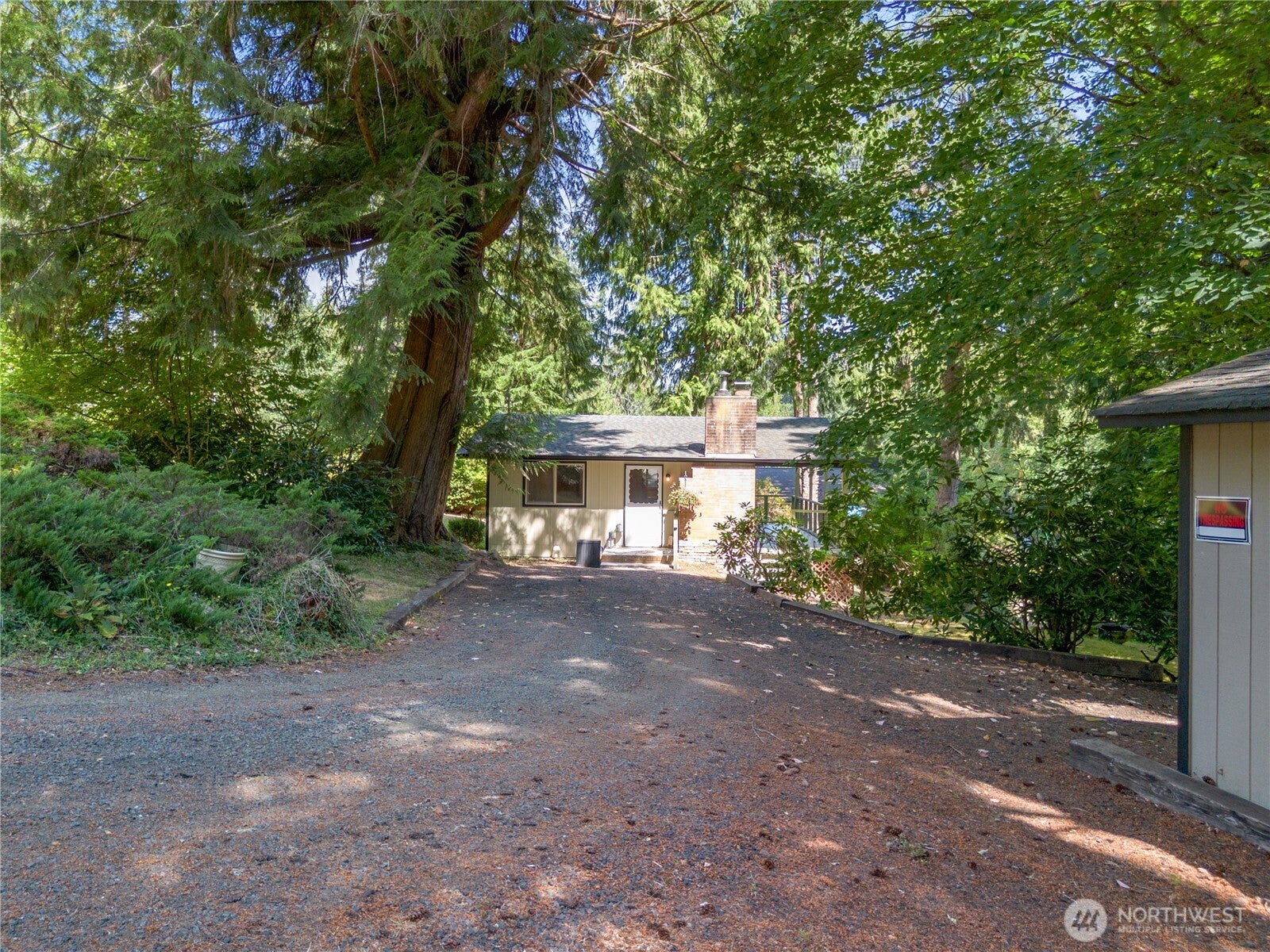 550 E Lakeshore Drive W