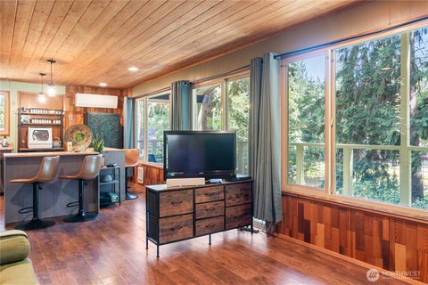 Photo of 550 E Lakeshore Drive W, Shelton, WA 98584 (MLS # 2566794)
