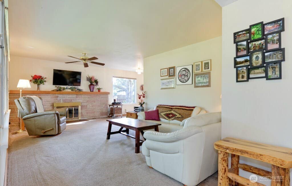 Photo of 10221 132nd Avenue NE, Kirkland, WA 98033 (MLS # 2567141)
