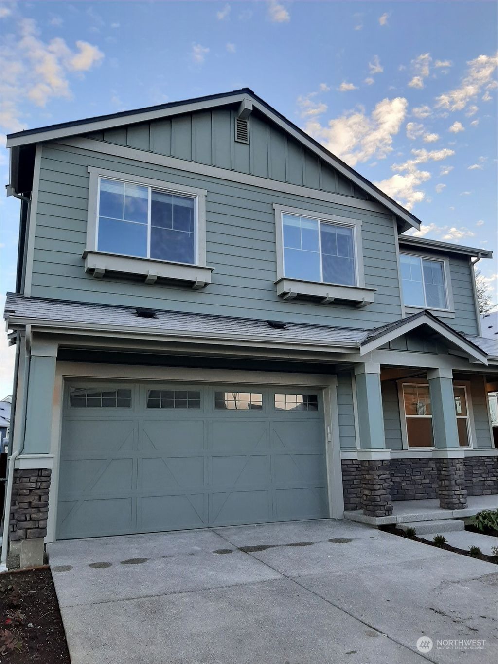 Photo of 1703 14th Place NE, Issaquah, WA 98029 (MLS # 2078271)