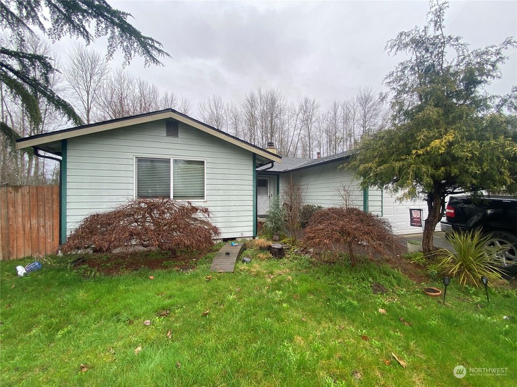 Photo of 124 6th Avenue SW, Pacific, WA 98047 (MLS # 2203088)