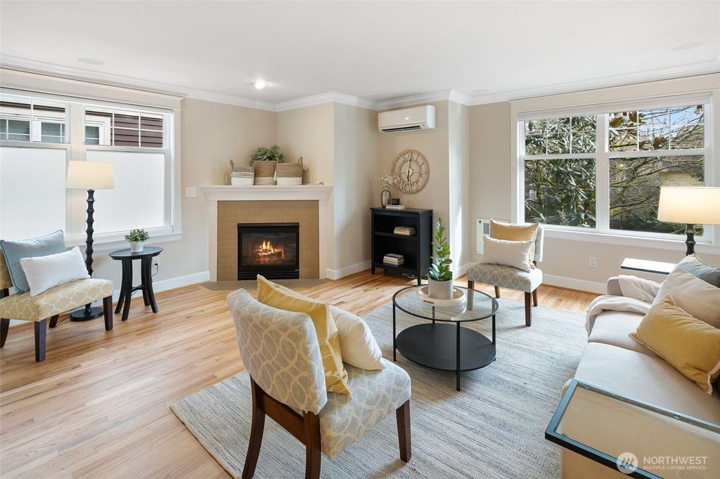 Photo of 511 16th Avenue E #B, Seattle, WA 98112 (MLS # 2334248)