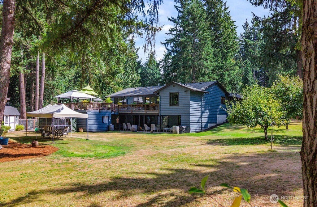 Photo of 15620 NE 165th St, Woodinville, WA 98072 (MLS # 2580166)