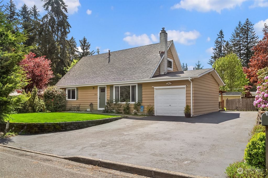 Photo of 13937 147th Place SE, Renton, WA 98059 (MLS # 2235243)