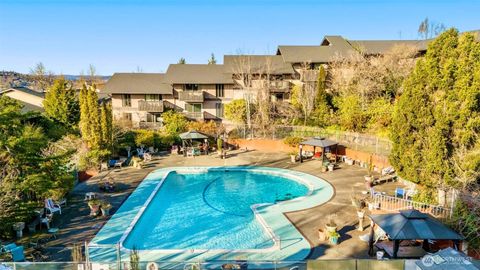 Photo of 1425 S Puget Drive #I5, Renton, WA 98055 (MLS # 2502477)