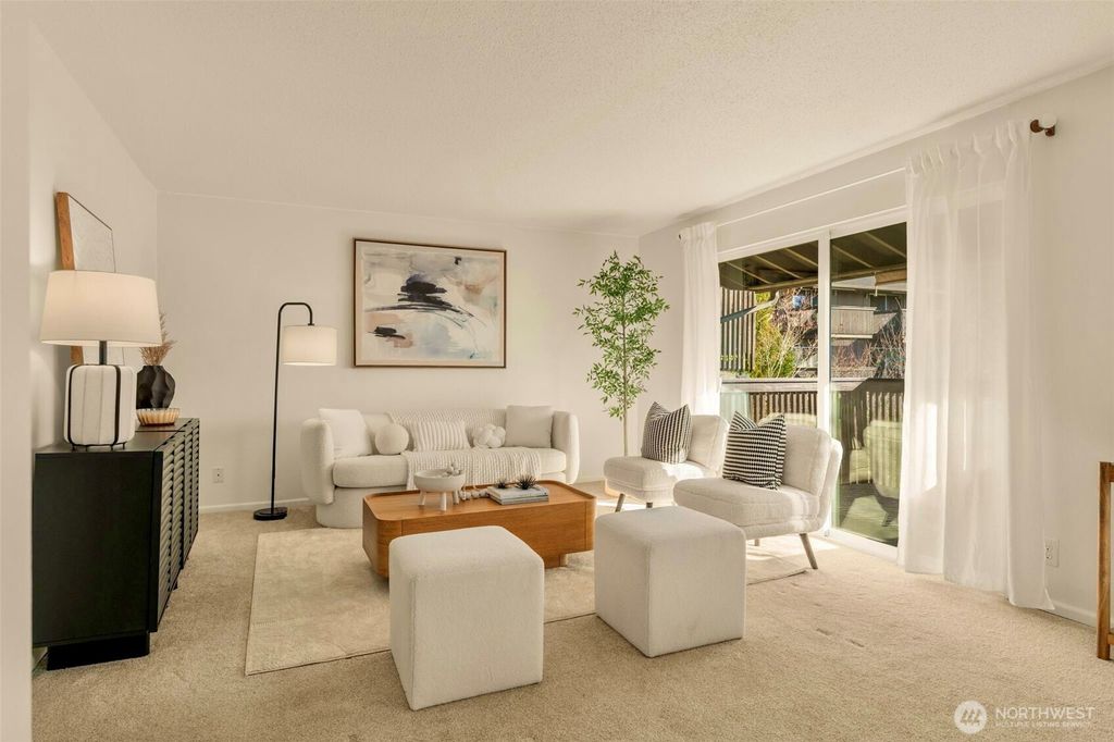 Photo of 1425 S Puget Drive #I5, Renton, WA 98055 (MLS # 2502477)