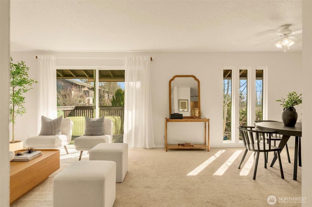 Photo of 1425 S Puget Drive #I5, Renton, WA 98055 (MLS # 2502477)