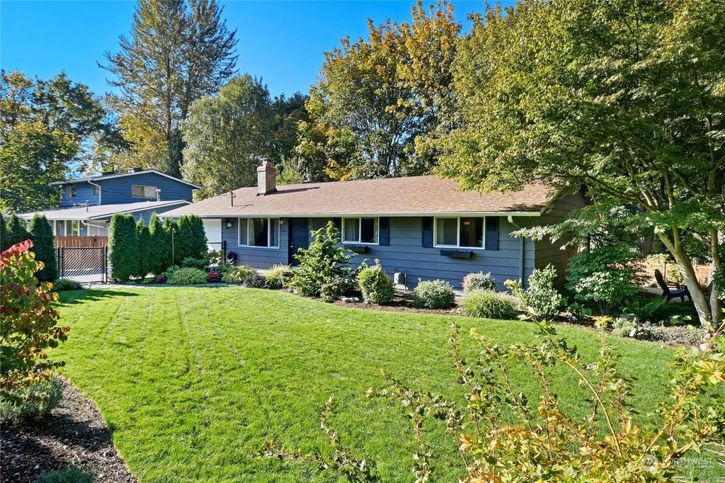 Photo of 20407 104th Avenue NE, Bothell, WA 98011 (MLS # 2175513)